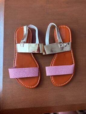 Gold & Pink Strap Sandals EU 34 US 3–3.5 Metallic Chic Summer Slides Cute